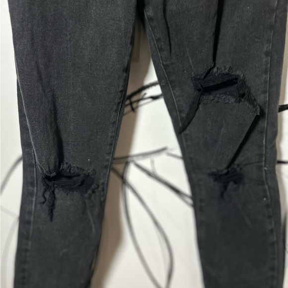 ReGeneration By Celebrity Pink, Skinny Distressed Black Jeans, Size 1 Button Fly - Picture 7 of 7